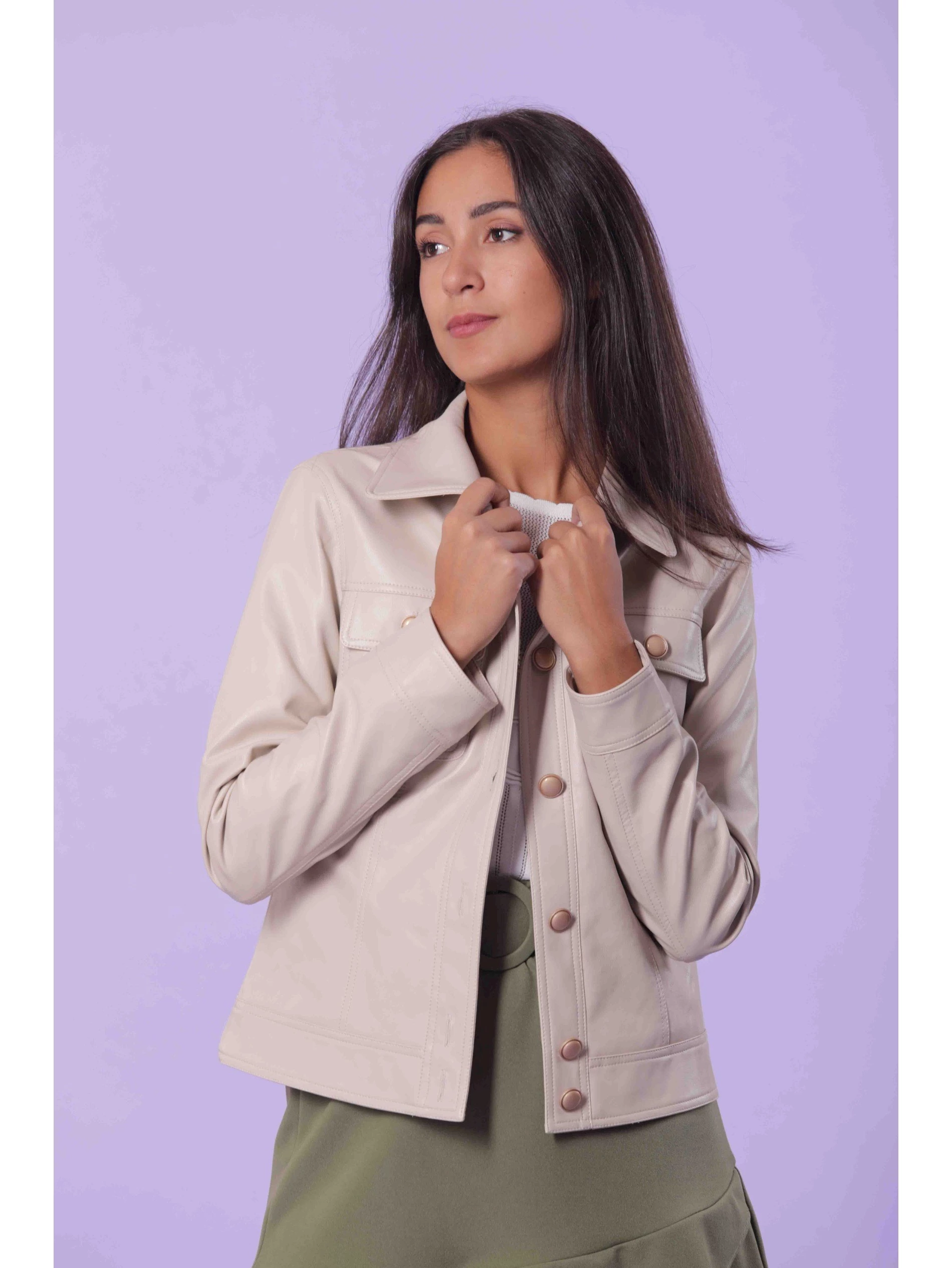 GIACCA CON TASCHE IN SIMILPELLE