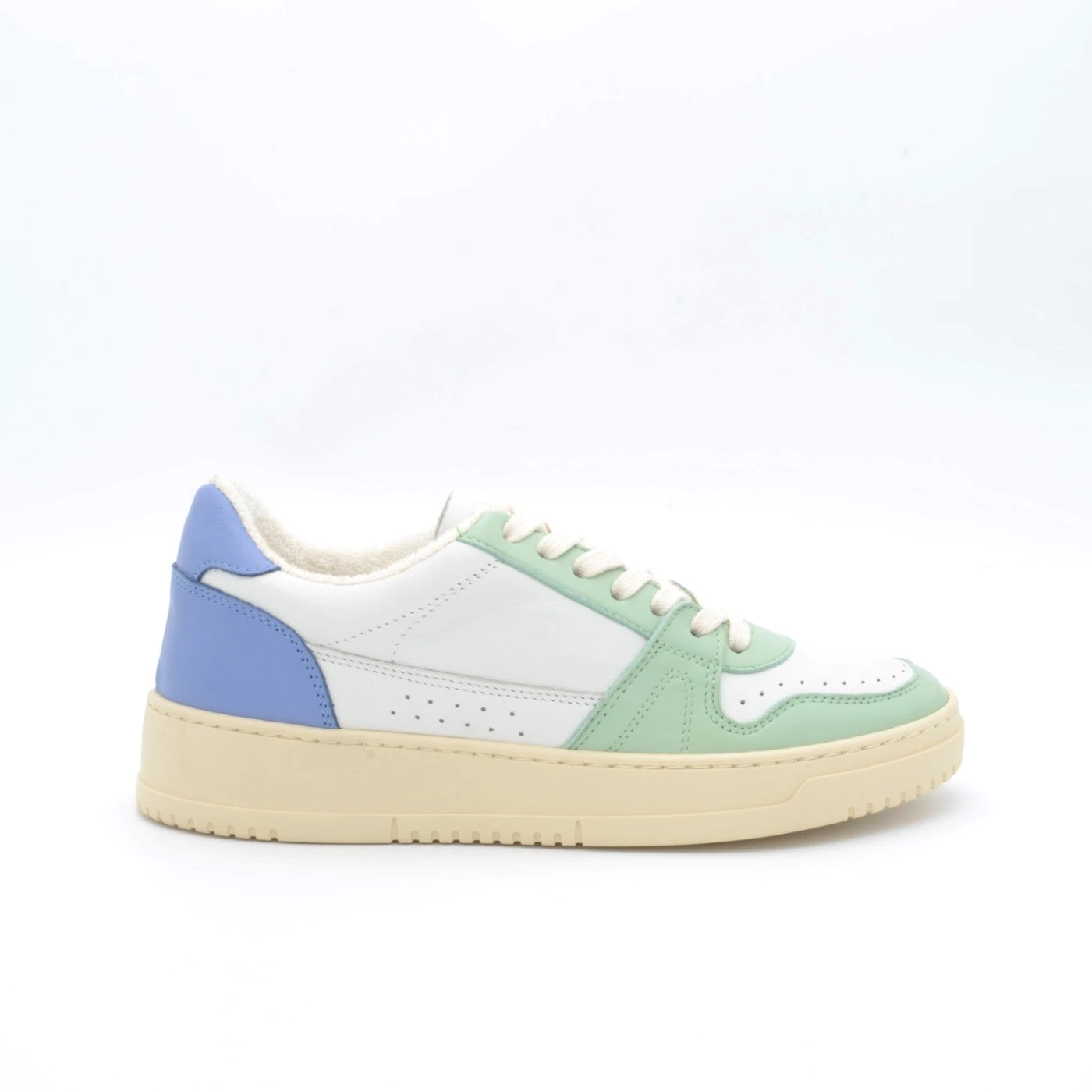 DB 70 LS SML @go sneakers in pelle bianca lavanda e cielo