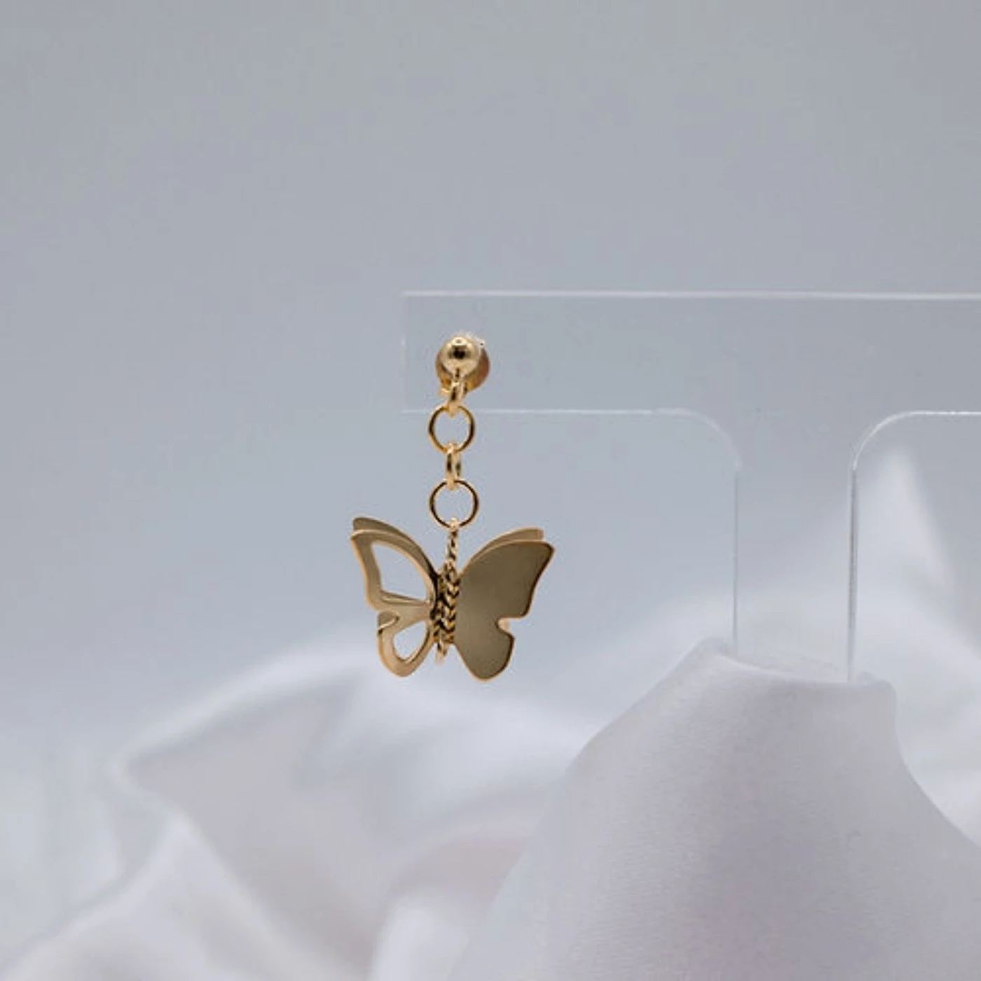 Orecchino 3D Farfalla forata Placcato Oro