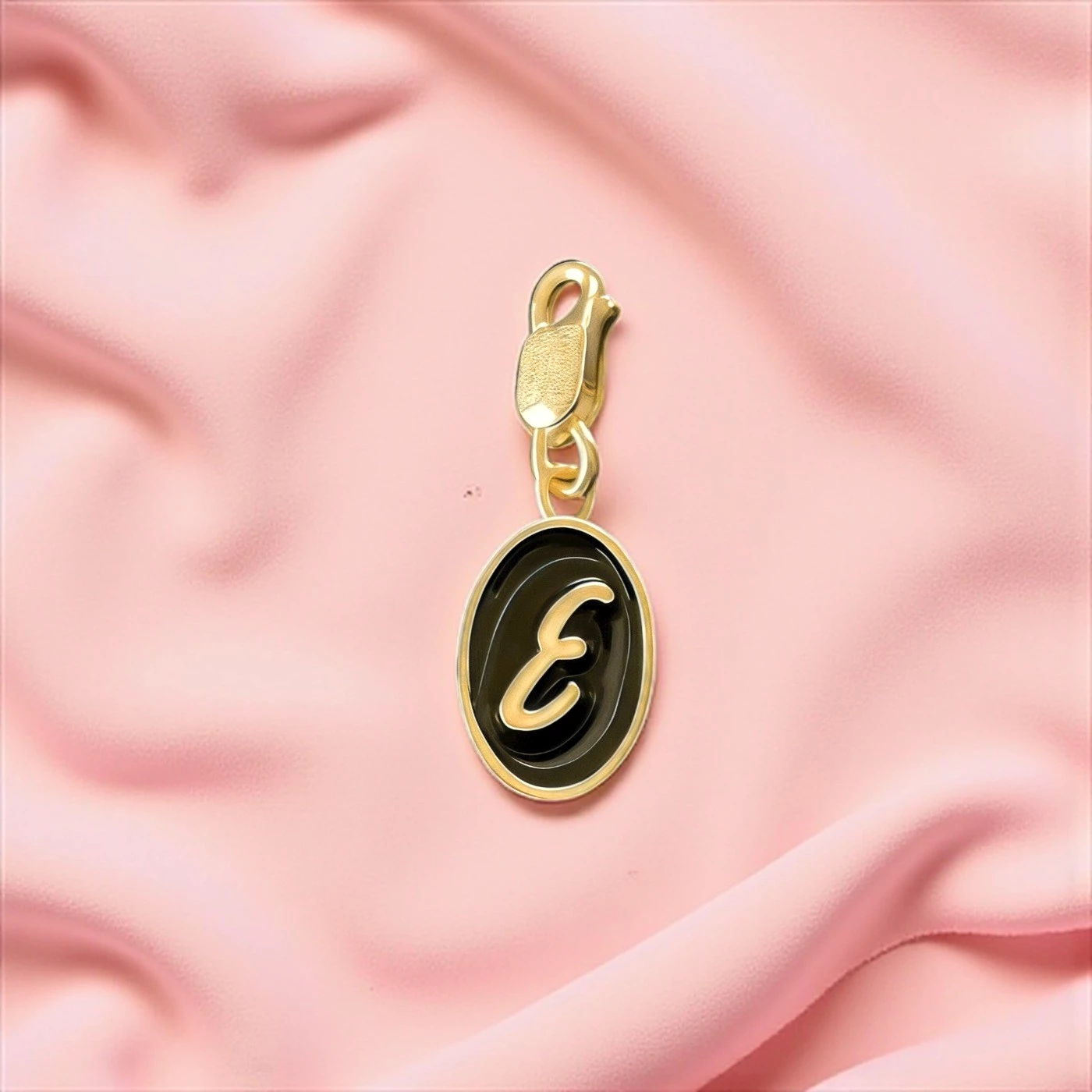 Pendente Lettera E