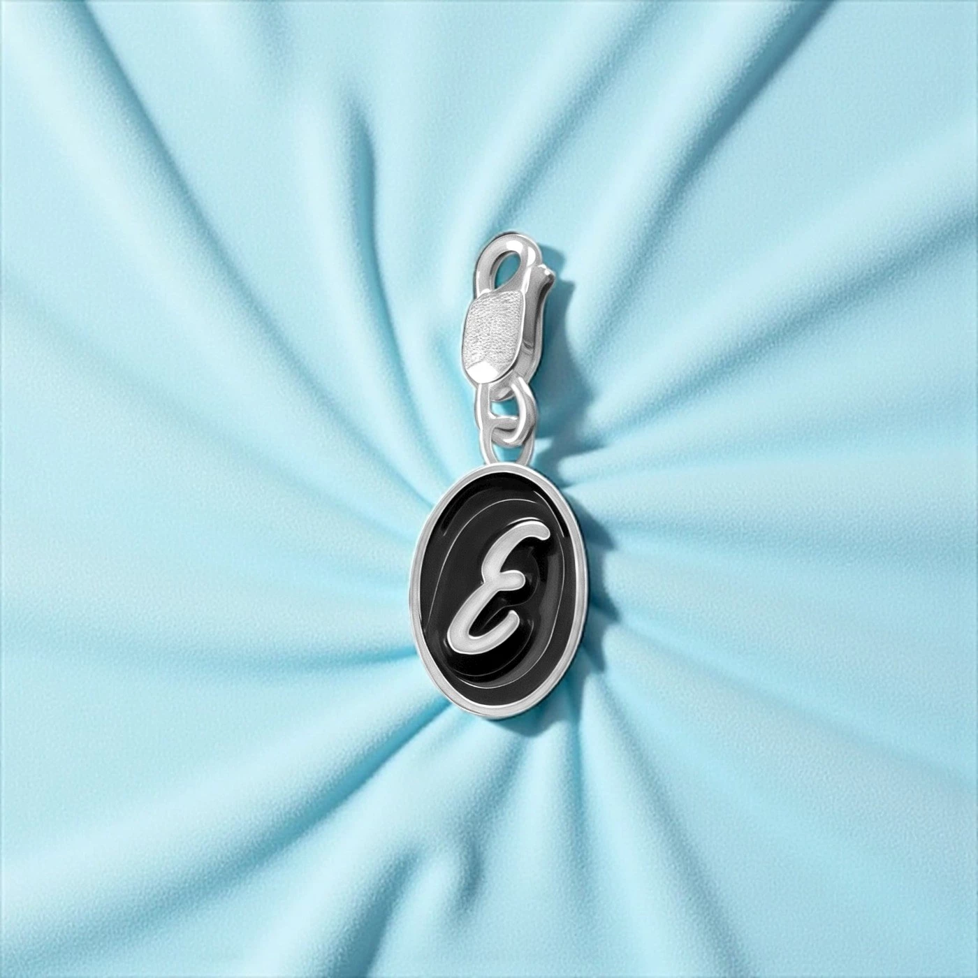 Pendente Lettera E