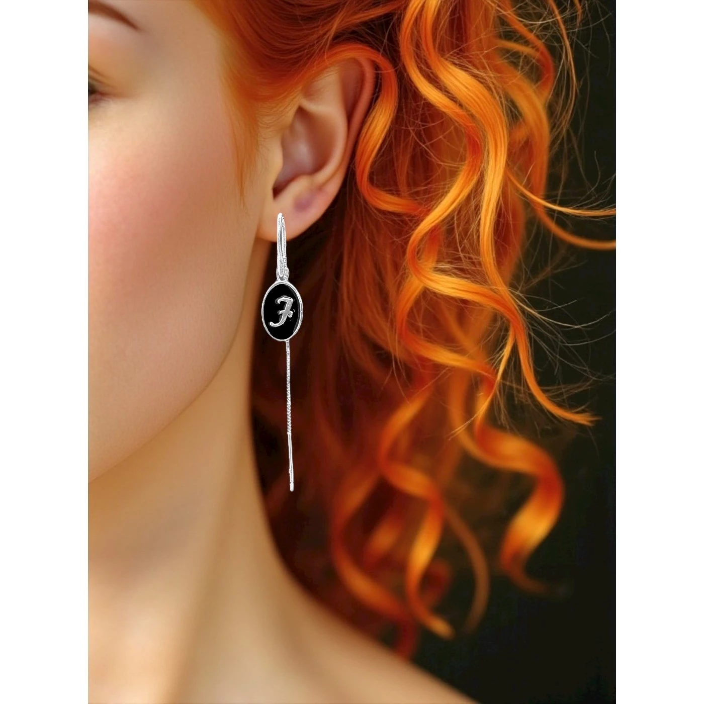 Orecchino Lettera F