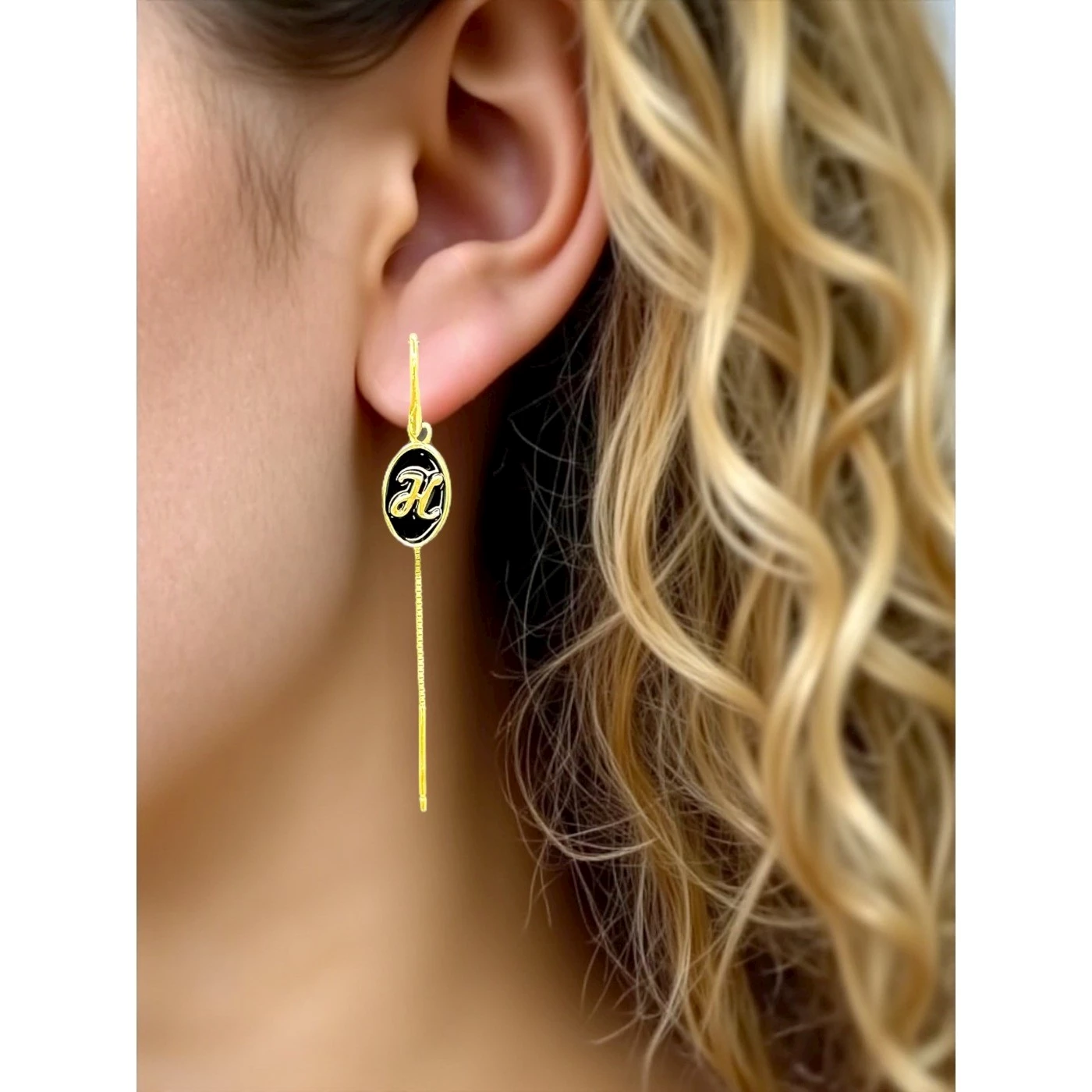 Orecchino Lettera H
