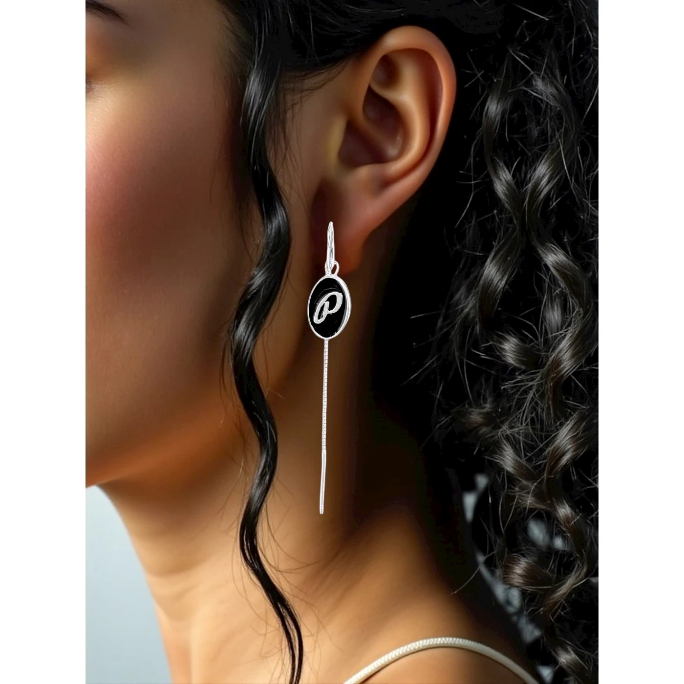 Orecchino Lettera P