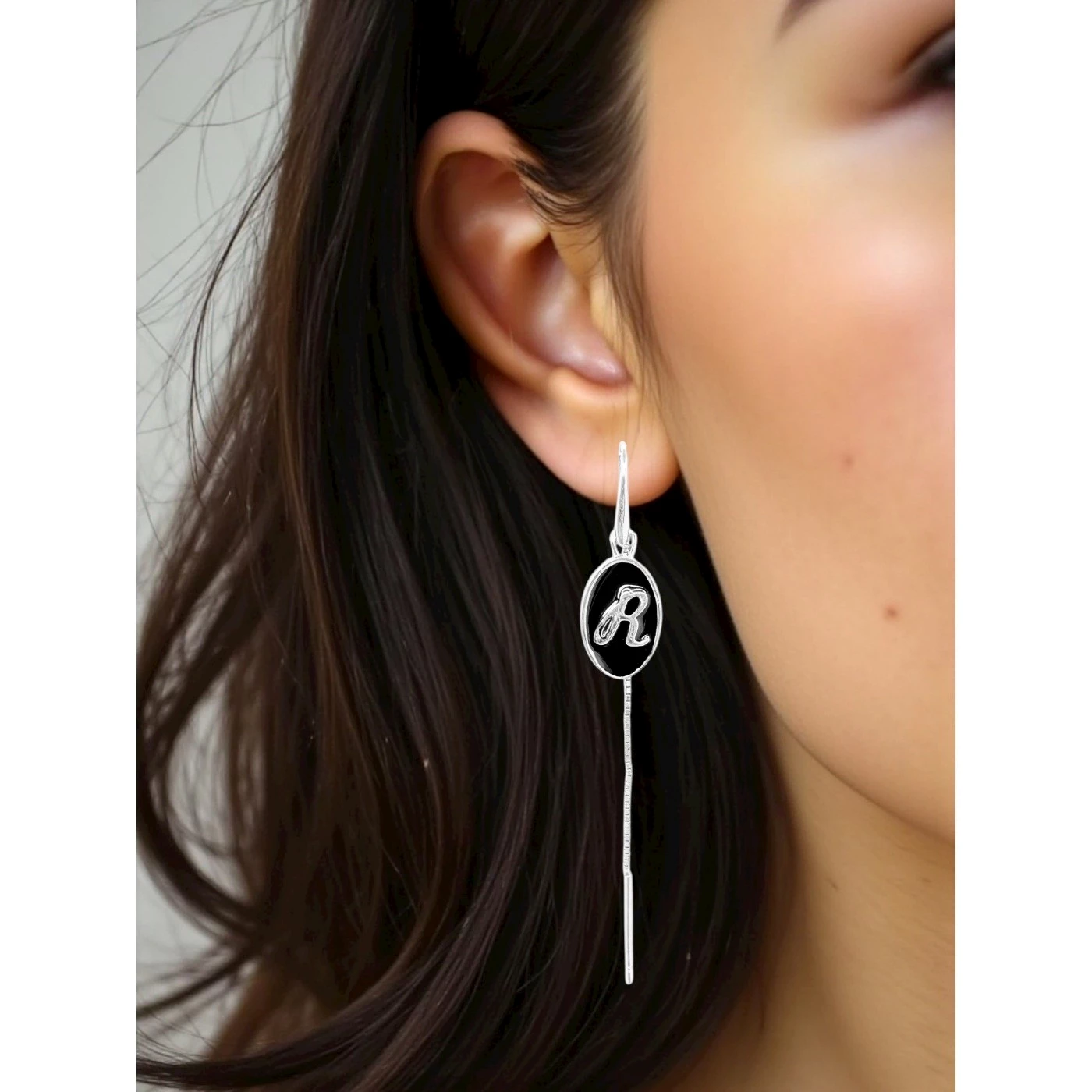 Orecchino Lettera R