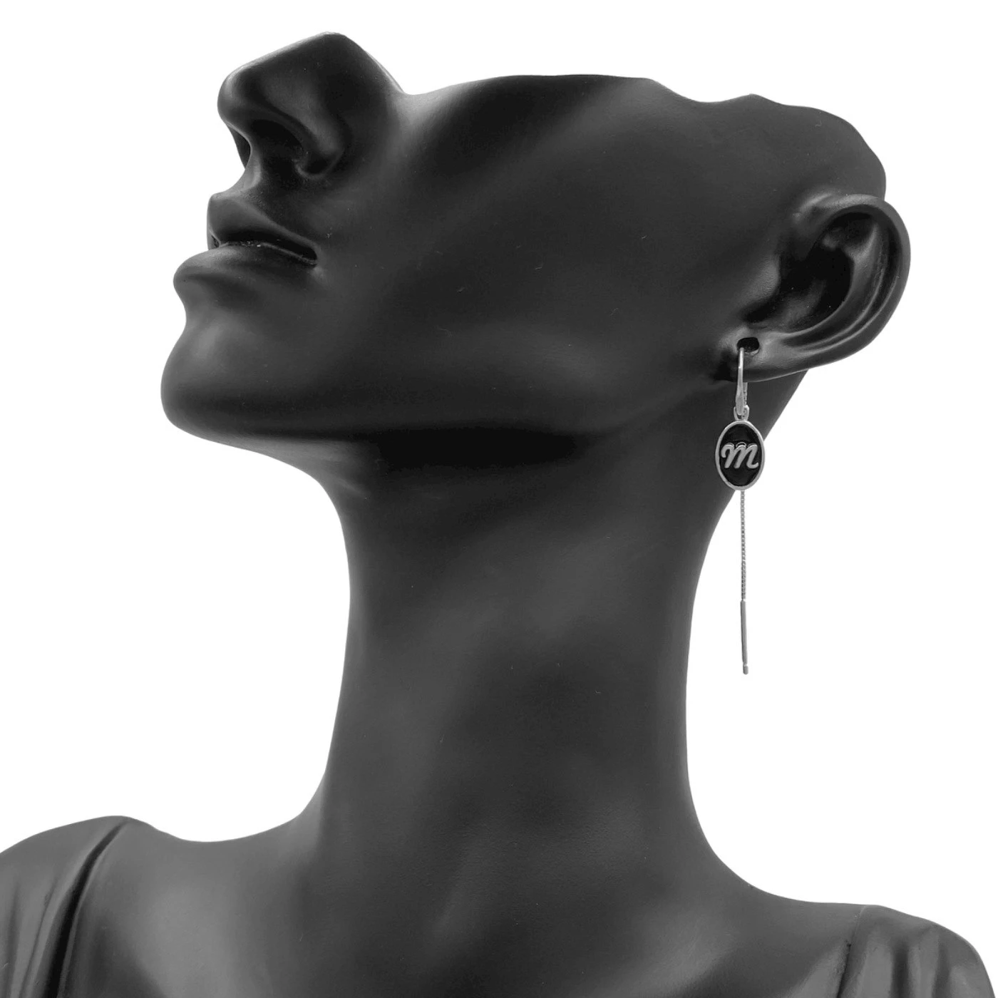 Orecchino Lettera M