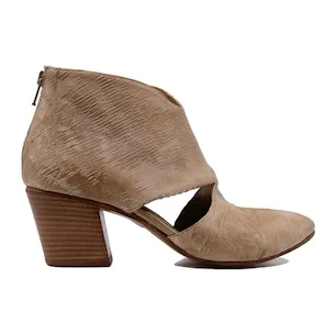Kudetà 012708 women's ankle boot in beige leather open to the si